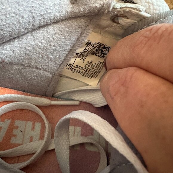 Nike Air Jordan 2 Retro (GS) Boys Size 5.5Y - Picture 4 of 4